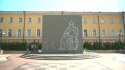 In face of Russian attacks, Ukraine defends its monuments — and its identity