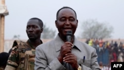 Mokonzi ya kala ya Centrafique François Bozizé (D), mokambi ya opposition ya ekolo, na lisikulu na Bangui, 24 sanza ya zomi na moko 2020. 