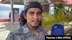 Imran (35), peserta program Pendekatan Psikososial untuk Poso yang Lebih Kuat (ProPosoku), Rabu, 8 Maret 2023. (VOA/Yoanes Litha)