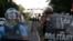 Policija na protestima 2020. godine ispred Bele kuće