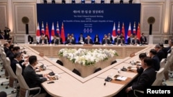 中日韩领导人2024年5月27日在首尔举行三边峰会。