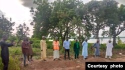 Kaburburan wasu daga cikin mutanen da aka yi jana'izarsu (Facebook/Haruna Saidu Kinbokun)