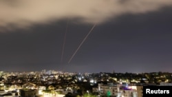 រូបឯកសារ៖ ប្រព័ន្ធ​បាញ់​កម្ទេច​មីស៊ីល​របស់​អ៊ីស្រាអែល​កំពុង​ប្រតិបត្តិការ ក្រោយ​អ៊ីរ៉ង់​បាន​បាញ់​ដ្រូន​និង​មីស៊ីល​ជាច្រើន​គ្រាប់​ទៅ​លើ​អ៊ីស្រាអែល កាលពី​ថ្ងៃទី១៤ ខែមេសា ឆ្នាំ២០២៤។ 