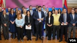 Predstavnici koalicije "Srbija protiv nasilja" na konferenciji za medije u holu Narodne Skupštine Republike Srbije (foto: Fonet / Milica Vučković)