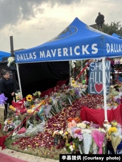 5月11日艾伦奥特莱斯悼念现场(李慕提供)