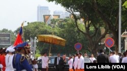 ព្រះមហាក្សត្រ ព្រះបាទ នរោត្តម សីហមុនី យាង​បើក​សម័យ​ប្រជុំ​រដ្ឋសភា​នីតិកាល​ទី៧ នៅ​ថ្ងៃទី២១ ខែសីហា ឆ្នាំ២០២៣។ (លាស់ លីបលីប/វីអូអេ)