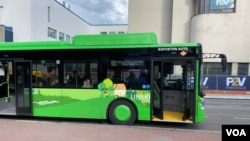 芬兰街头的宇通电动巴士。（2024年6月13日）