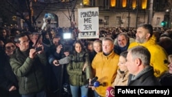 Pprotest ispred Skupštine Srbije u kojoj je sedište Republičke izborne komisije (RIK) na koji je pozvala lista "Srbija protiv nasilja" sa zahtevom za poništavanje beogradskih izbora, 21. decembra 2023. (Foto: Fonet)