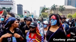 Aksi Aliansi Mahasiswa Papua (AMP), Asosiasi Mahasiswa Pegunungan Tengah Papua se-Indonesia (AMPTPI), dan Front Rakyat Indonesia untuk West Papua (FRI-WP), menggelar aksi bersama menolak otsus di Papua, di Jakarta, pada 1 Desember 2022. (Foto: PUSAKA)