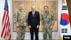존 아퀼리노 미국 인도태평양사령관이 폴 러캐머라 주한미군사령관(왼쪽부터), 필립 골드버그 주한미국대사와 함께했다. 사진= 인도태평양사령부