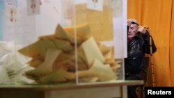 Arhiva - Izbori u Srbiji (foto: Reuters)