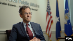 Američki podsekretar za odbranu Kolin Kal (Foto: VOA)