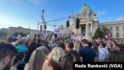 Šesti protest protiv nasilja ispred Skupštine Srbije
