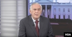 리처드 롤리스 전 국방부 아태 안보 부차관이 VOA에서 인터뷰했다.