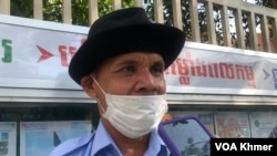 លោក នុត រ៉ានី ប្រធានសហជីពកម្មករនិយោជិតវិស័យទេសចរណ៍នៃសណ្ឋាគារកាំបូឌីយ៉ាណាផ្តល់បទសម្ភាសជាមួយវីអូអេថ្ងៃទី២៥ ខែមេសា ឆ្នាំ២០២៤។ (មាស ដា/វីអូអេ)