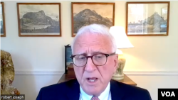 로버트 조셉 전 국무부 군축∙국제안보 차관이 15일 VOA와 인터뷰하고 있다.