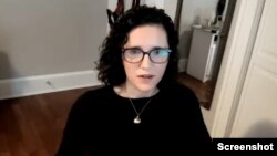 Novinarka Bri Zeltner, tokom intervjua za Glas Amerike.