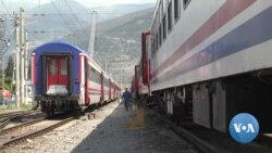  The Earthquake Survivors Living on a Turkish Sleeper Train 