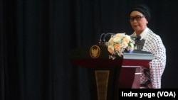 Menteri Luar Neegri RI Retno Marsudi saat menghadiri acara penutupan Safari Ramadan di gedung DPR/MPR Jakarta, Senin, 1 April 2024. (Foto: INDRA YOGA/VOA)
