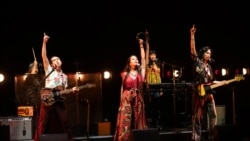 ល្ខោន Cambodian Rock Band ធ្វើឱ្យសហគមន៍នៅរដ្ឋធានីវ៉ាស៊ីនតោនរំជួលចិត្តនឹងប្រវត្តិសាស្ត្រនិងតន្ត្រីសម័យខ្មែរ