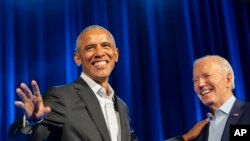 Predsednik Džo Bajden i bivši predsednik Barak Obama na donatorskoj večeri u Njujorku, 28. marta 2024.