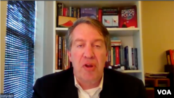 스콧 스나이더 한미경제연구소(KEI) 소장이 10일 VOA 조은정 기자와 화상 인터뷰를 했다.