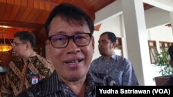 Deputi III Kemenpora, Raden Isnanta saat ditemui di Solo, Rabu (8/3). Foto : VOA/ Yudha Satriawan