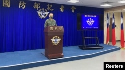 台湾国防部发言人孙立方在记者会上 （2023年4月12日）