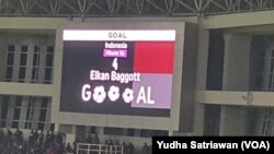 Elkan Baggot menyumbang gol lawan timnas China Taipei di laga AFC grup K di Stadion Manahan Solo, Sabtu (9/9) malam. (Foto: VOA/Yudha Satriawan)