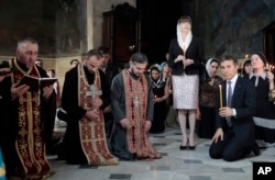 2012 წლის სექტემბერი, ივანიშვილი მეუღლესთან ერთად ლოცვის დროს