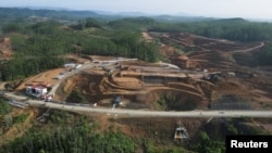 Pembangunan wilayah inti pemerintahan Ibu Kota Negara Nusantara (IKN), di Sepaku, provinsi Kalimantan Timur, Indonesia, 8 Maret 2023. (REUTERS/Willy Kurniawan)
