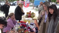 "Ovde se politika ne meša" - preduzetnice iz svih zajednica izložile robu na mostu u Mitrovici