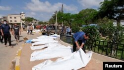 Des cadavres des victimes de la tempête et des fortes pluies qui ont frappé la Libye, à Derna, le 12 septembre 2023.