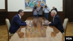 Sastanak predsednika Srbije Aleksandra Vučića i ambasadora Sjedinjenih Država Kristofera Hila (izvor: Fonet / Milica Vučković)