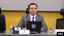 Aljbin Kurti na sednici Vlade Kosova.