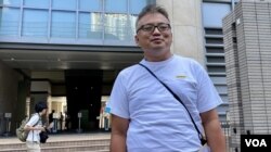 Ronson Chan, ketua Asosiasi Jurnalis Hong Kong (HKJA), dinyatakan bersalah karena menghalangi tugas resmi dan dijatuhi hukuman lima hari penjara. Dia dibebaskan dengan jaminan sambil menunggu banding. (Foto: Iris Tong, VOA Cantonese Service)