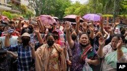 រូបឯកសារ៖ ជនភៀសខ្លួន​មីយ៉ាន់ម៉ា​រស់នៅ​ក្រុង​ដែលី​បួងសួង​នៅ​ការិយាល័យ​អង្គការ​សហប្រជាជាតិ​ ក្នុង​ទិវា​ជនភៀសខ្លួន នៅទីក្រុង​ញូវដែលី ប្រទេស​ឥណ្ឌា កាលពីថ្ងៃទី២០ ខែមិថុនា ឆ្នាំ​២០២៣។ 