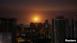 Serangan pesawat tak berawak dan rudal Rusia di Kyiv, Ukraina, 29 Mei 2023. (REUTERS/Gleb Garanich)