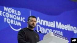 Presiden Ukraina Volodymyr Zelenskyy pada Pertemuan Tahunan Forum Ekonomi Dunia di Davos, Swiss, Selasa, 16 Januari 2024. (AP/Markus Schreiber)