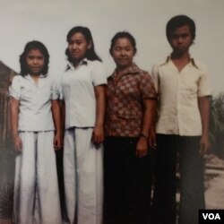 រូបថតគ្រួសារលោក ប៉ូច រាសី នៅជំរំជនភៀសខ្លួនខ្មែរ​នៅក្នុងខេត្ត Song Be ប្រទេសវៀតណាម កាលពីឆ្នាំ១៩៨១។