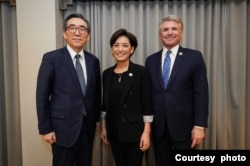 워싱턴을 방문 중인 조태열 한국 외교장관이 29일 마이클 맥콜 하원 외교위원장, 영 김 하원 외교위 인도태평양 소위원장과 만났다. 사진 = 한국 외교부.