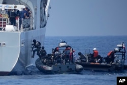 菲律宾、美国和日本的海岸警卫队在菲律宾海岸外举行海岸防卫联合演习。(2023年6月6日)