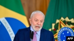 Presiden Brazil Luiz Inacio Lula da Silva pada konferensi pers di Istana Planalto, Brasilia, 1 November 2023. (EVARISTO SA/AFP)