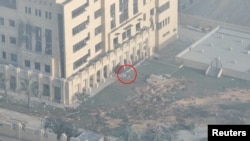 Militer Israel menunjukkan jaringan bawah tanah Hamas di Rumah Sakit Sheikh Hamad di lokasi yang disebut sebagai Gaza dalam gambar yang diambil dari video yang dirilis pada 5 November 2023. (Pasukan Pertahanan Israel/Handout via REUTERS)