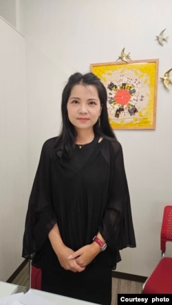 原籍成都、现于台北开设油管节目的作家陆配上官乱 (照片提供: 上官乱)