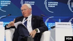 Ambasador Kristofer Hil učestvuje u radu panela "Proširenje EU i Zapadni Balkan: Može li Srbija to do 2030“ (Foto: Kopaonik biznis forum)