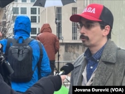 Pristalica Donalda Trampa (Foto: VOA)