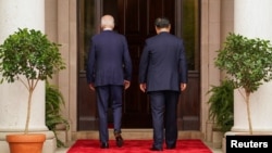 资料照：拜登总统和中国国家主席习近平在加利福尼亚州费罗丽庄园举行会谈。（2023年11月15日）