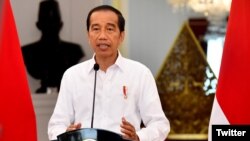 Presiden Joko Widodo menyampaikan pernyataan terkait Keanggotaan Indonesia di Financial Action Task Force (FATF), di Istana Merdeka, Provinsi DKI Jakarta, 6 November 2023. (Twitter/setkabgoid)