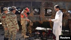 Bomb Rips Through Passenger Train in Pakistan 